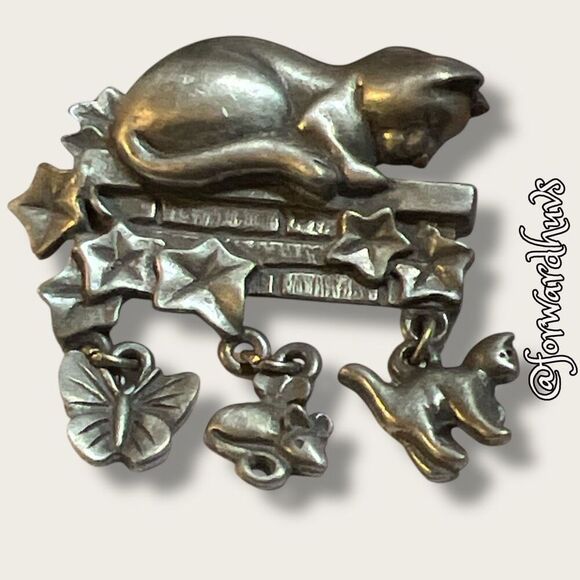 1990s LCD Pewter Cat Pin with Dangling Charms – Signed Lindsay Claire Designs - Picture 3 of 8